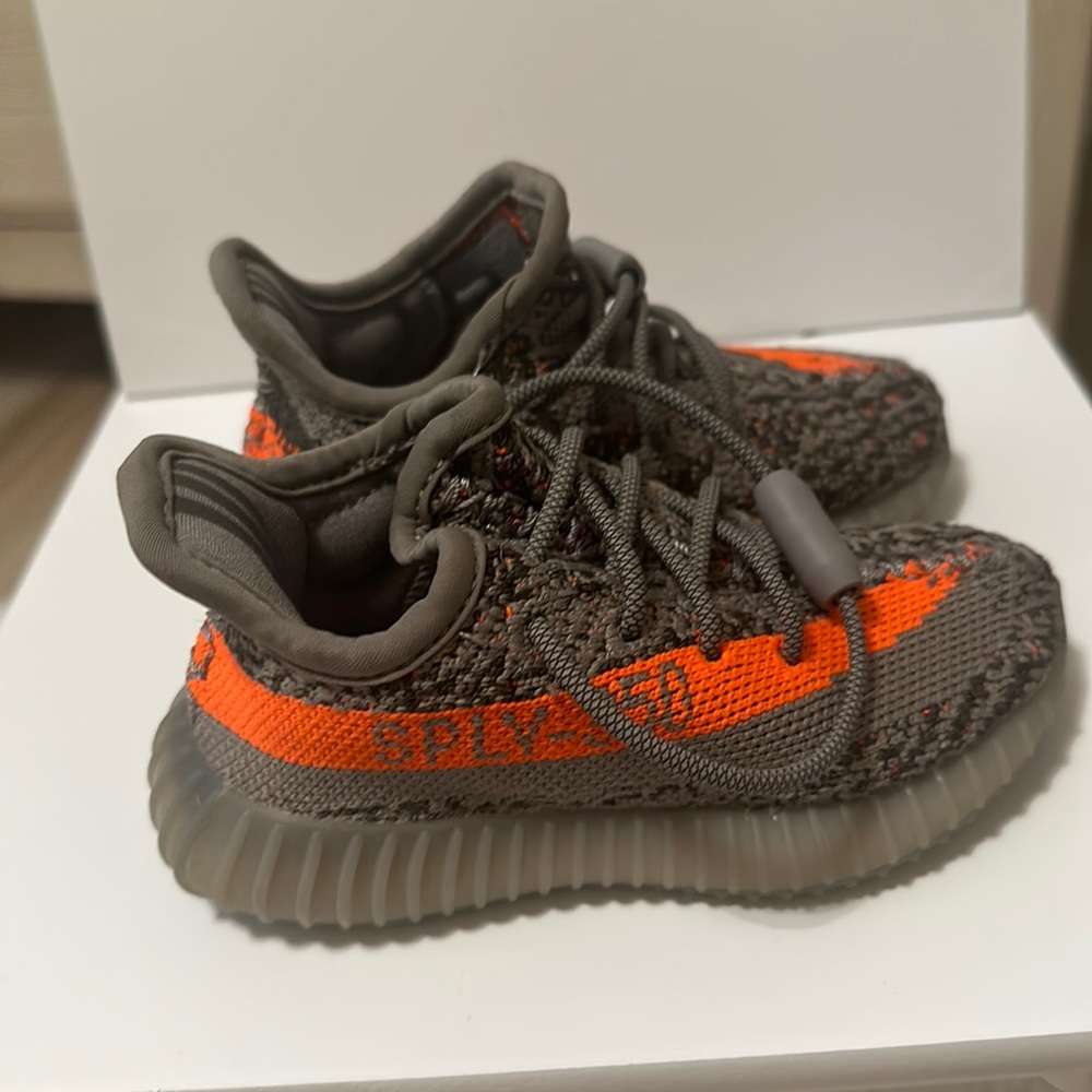 YEEZY boost 350 V2 sneakers toddler size 61/2 US gray beluga